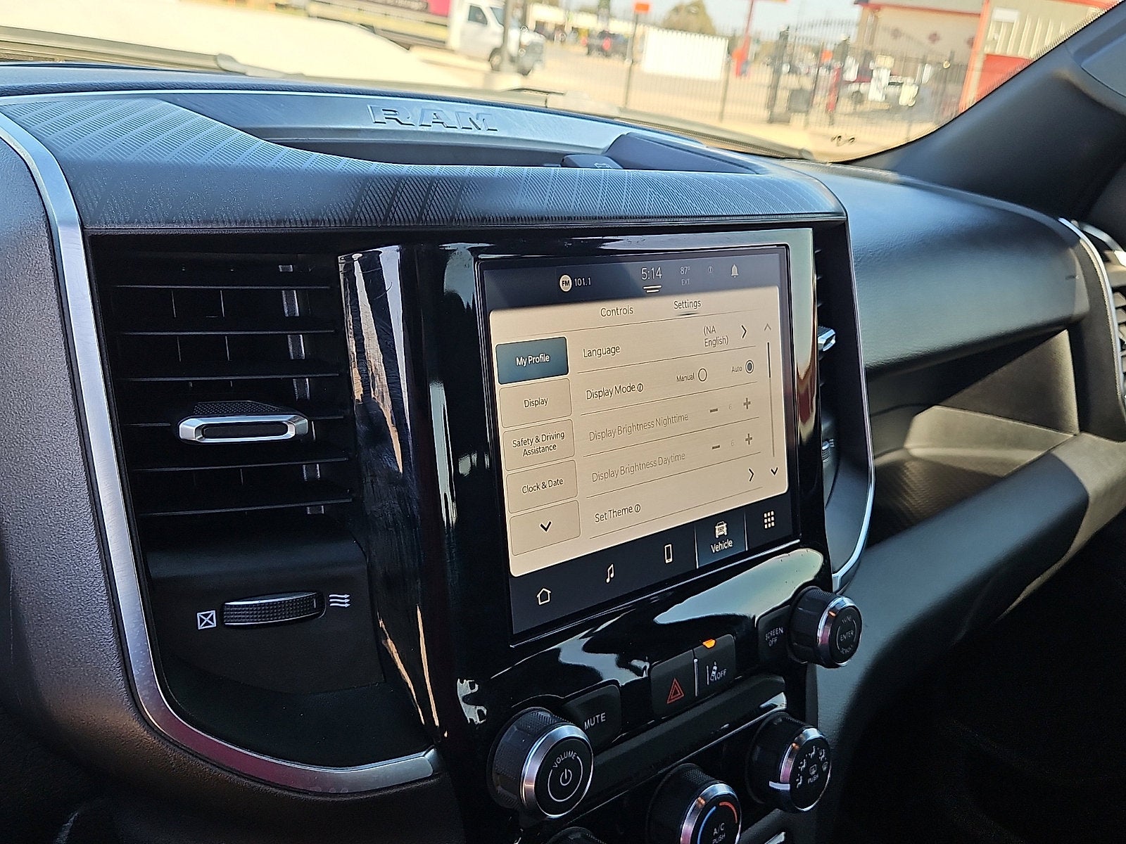 2025 RAM 1500 Lone Star Crew Cab 4x4 5'7" Box