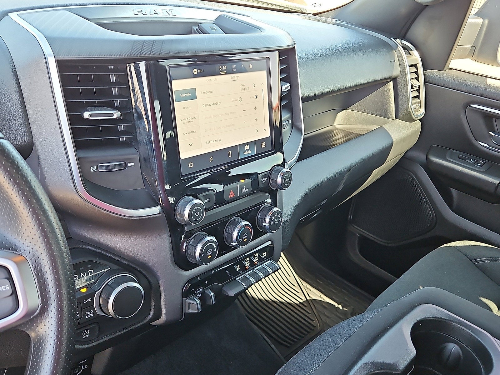 2025 RAM 1500 Lone Star Crew Cab 4x4 5'7" Box