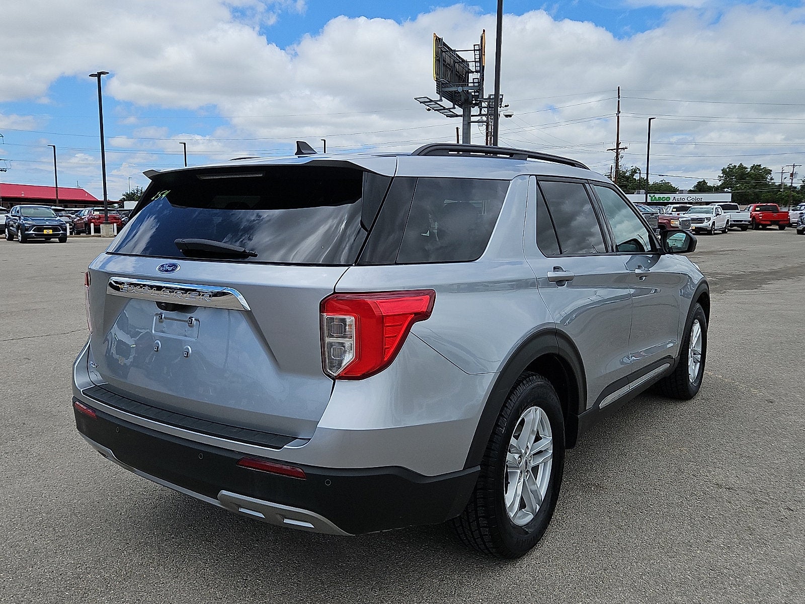 2024 Ford Explorer XLT