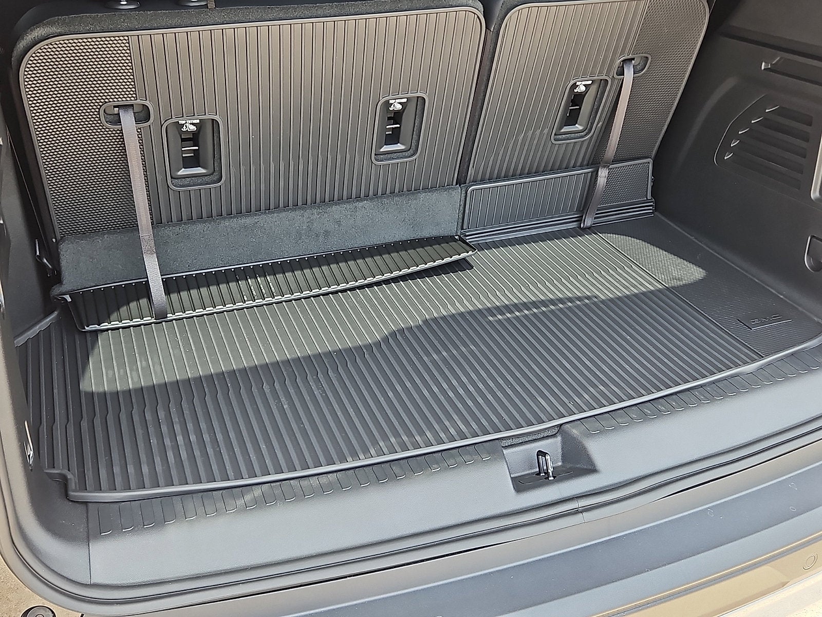 2026 GMC Acadia Elevation - Photo 9