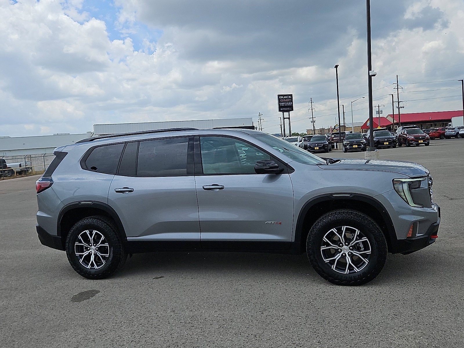2024 GMC Acadia AT4