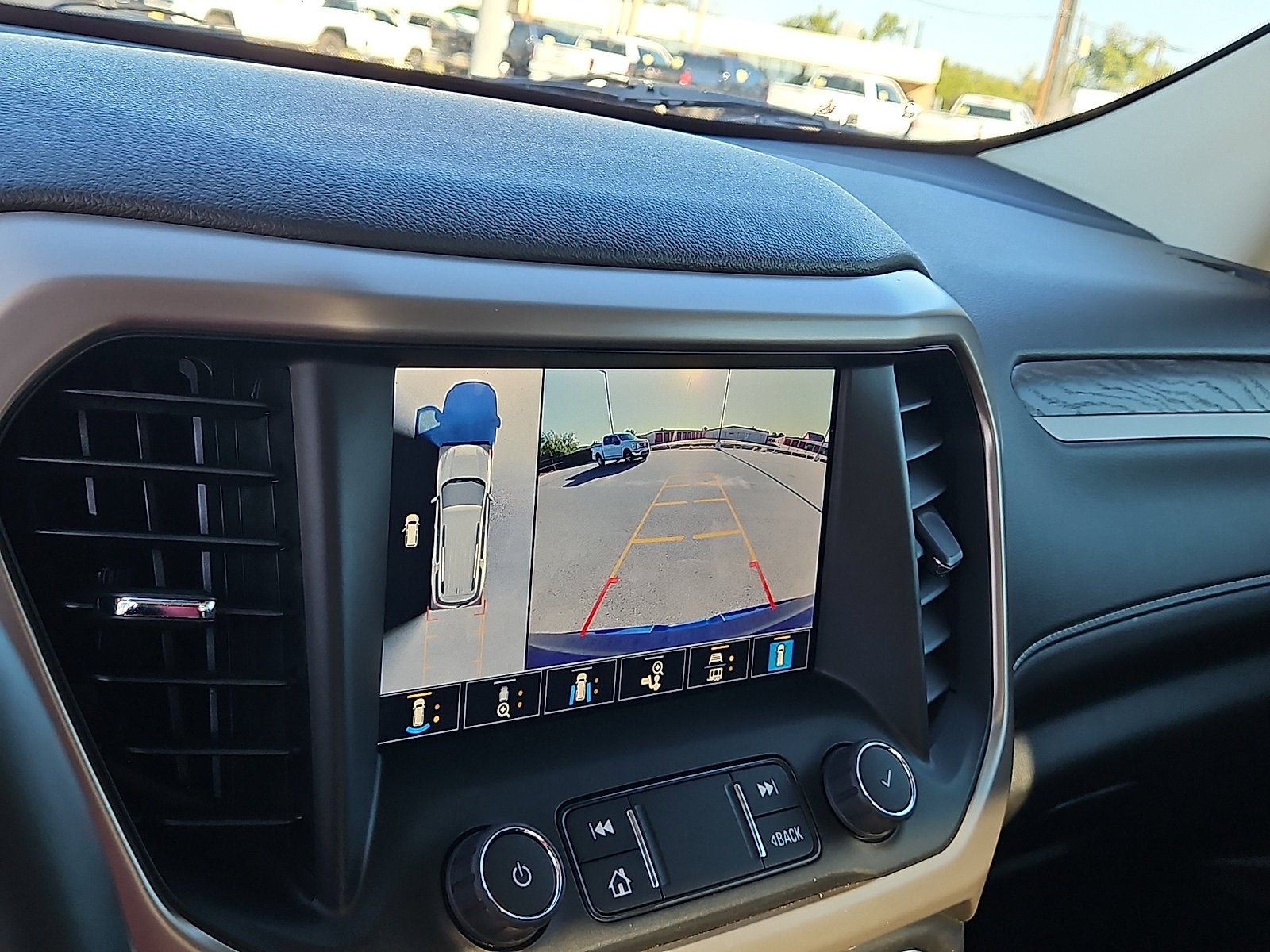 2023 GMC Acadia Denali
