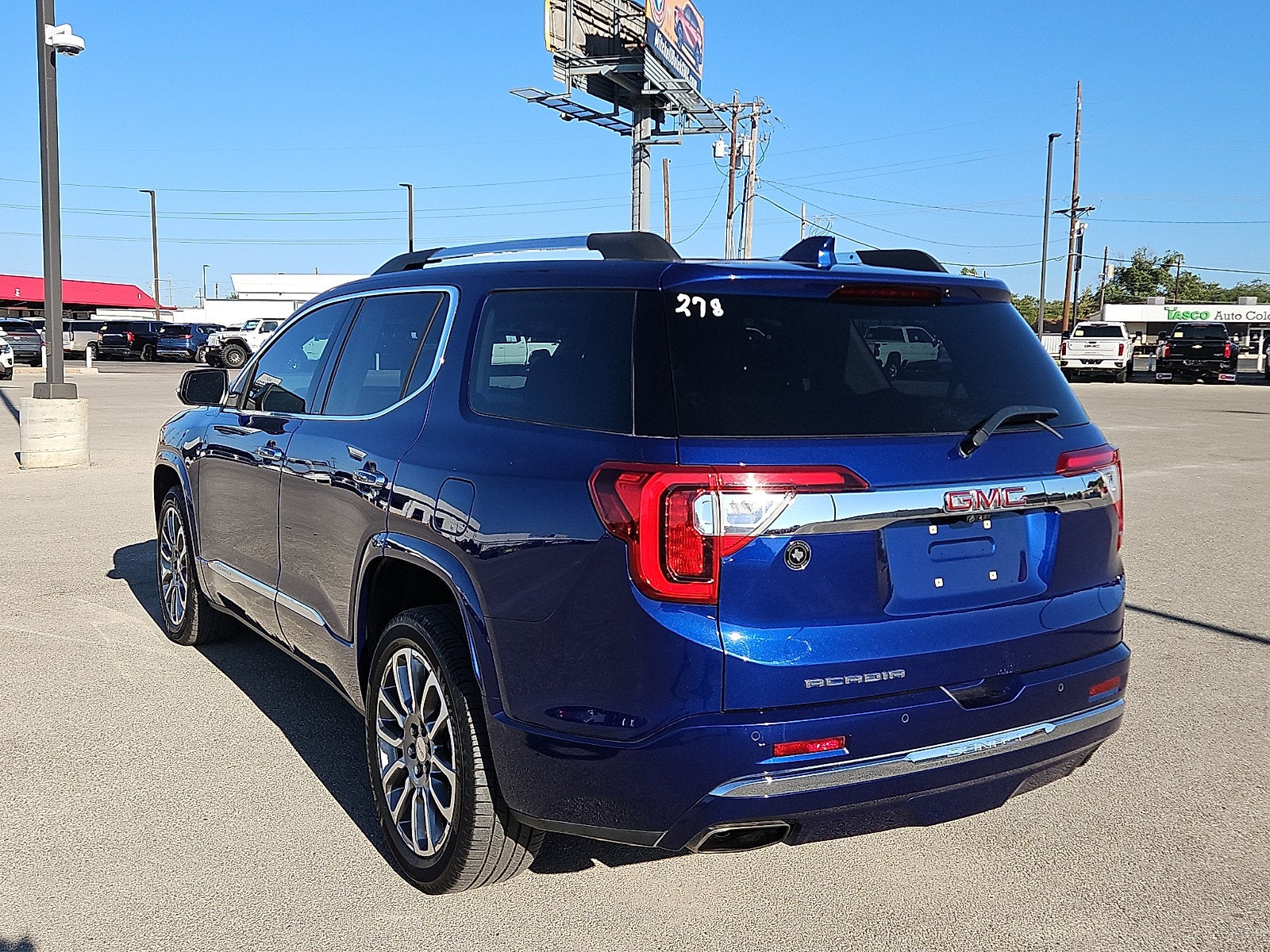 2023 GMC Acadia Denali