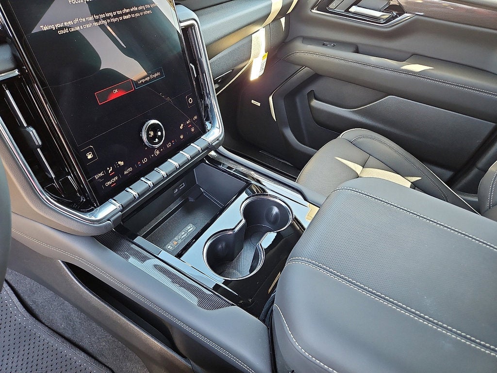 2025 GMC Yukon Elevation