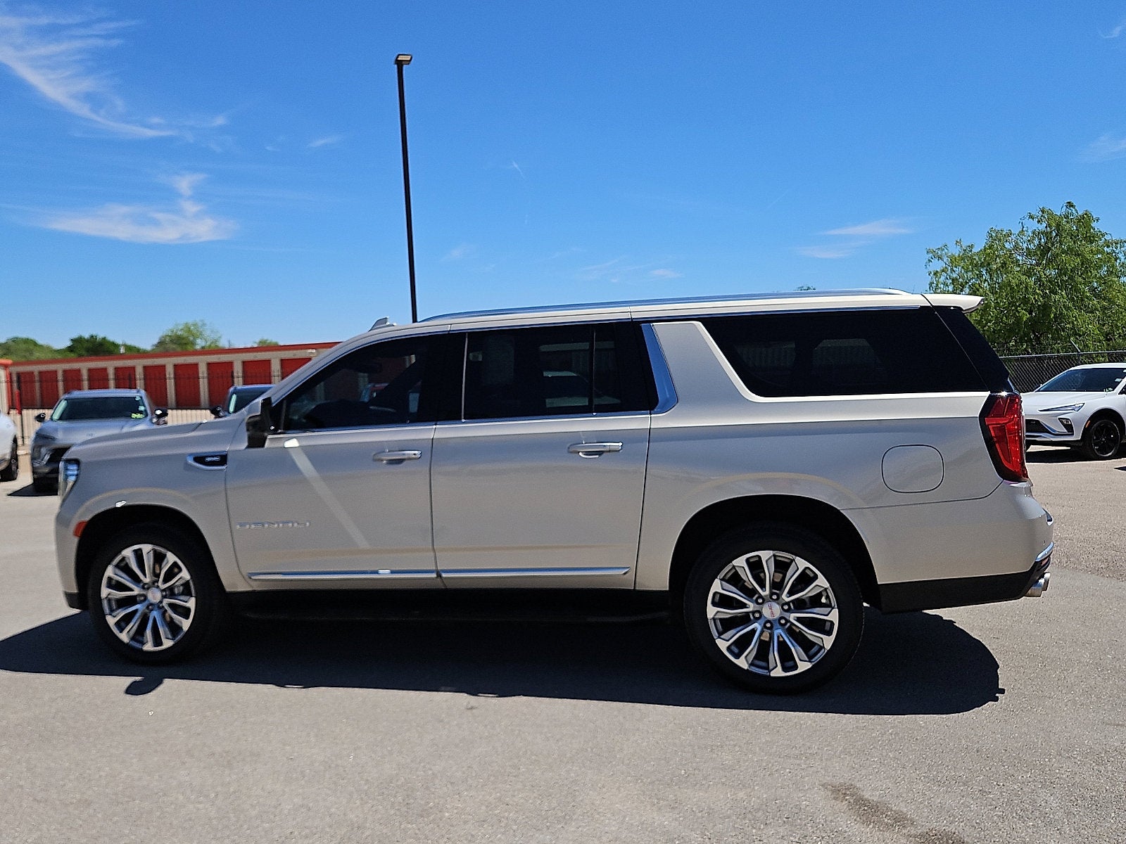 2023 GMC Yukon XL Denali