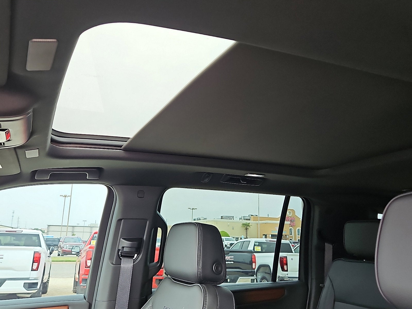 2026 GMC Yukon XL Denali - Photo 12