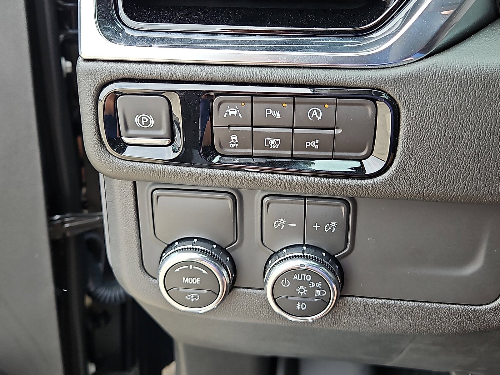 2026 GMC Yukon XL Denali - Photo 19