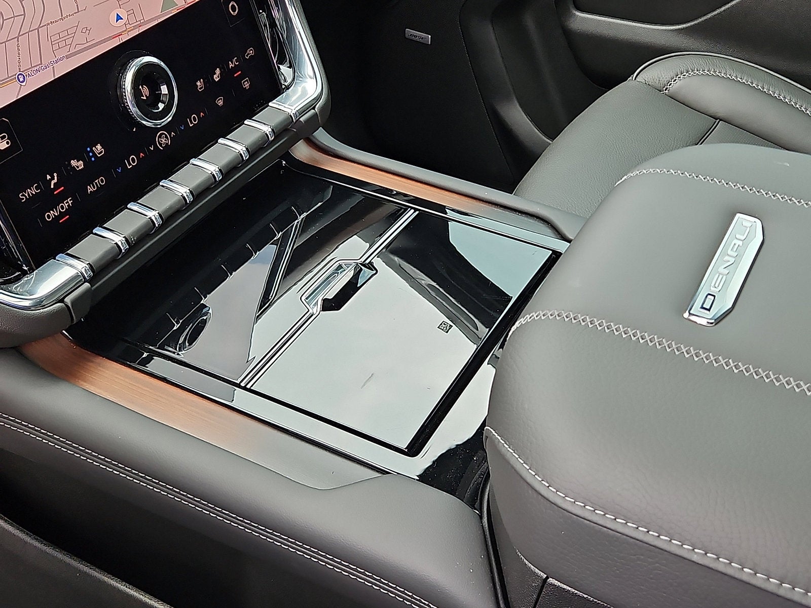 2026 GMC Yukon XL Denali - Photo 20