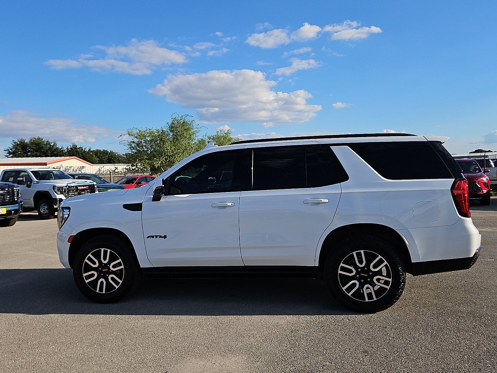 2023 GMC Yukon AT4