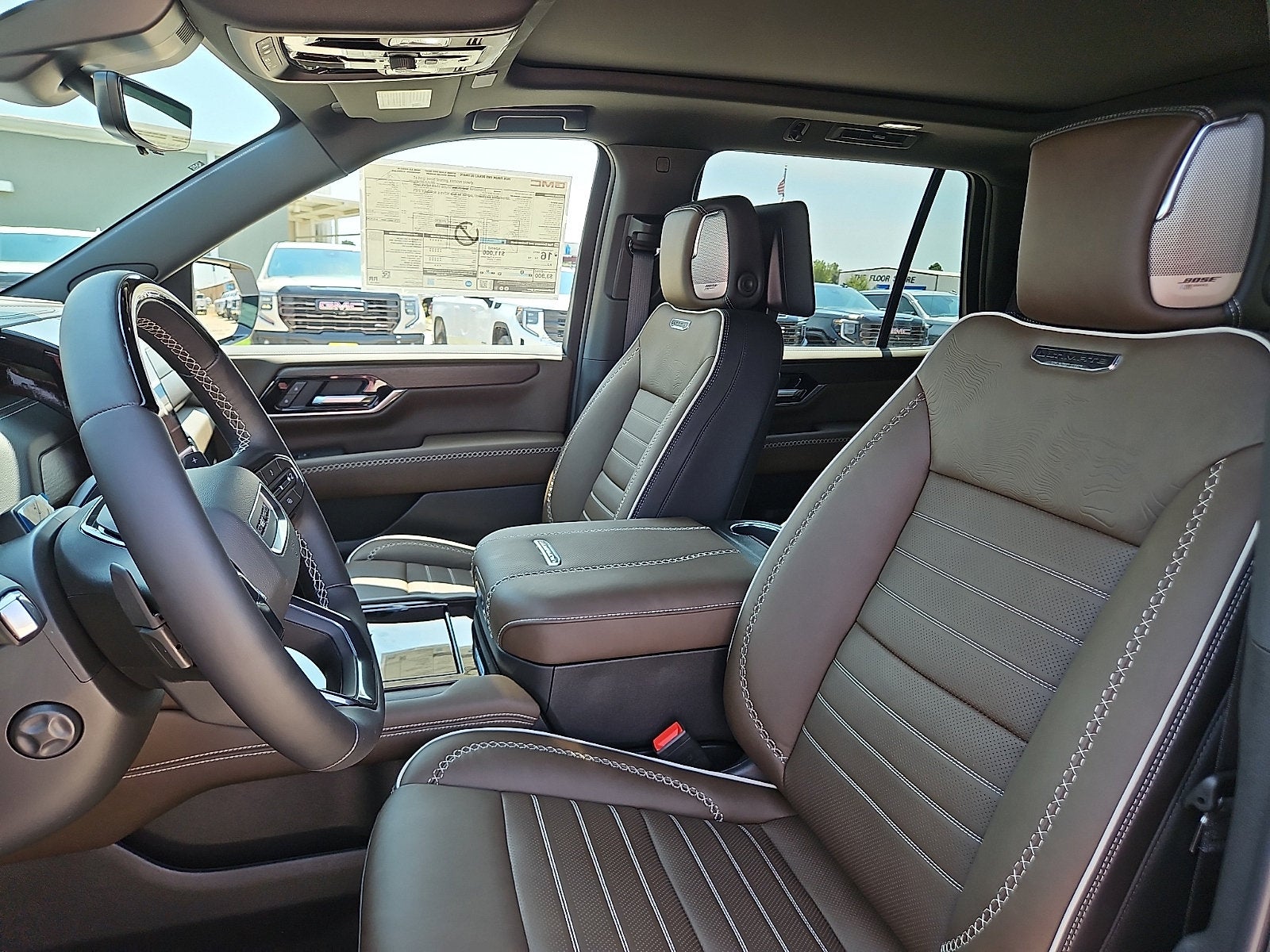 2026 GMC Yukon Denali Ultimate - Photo 12