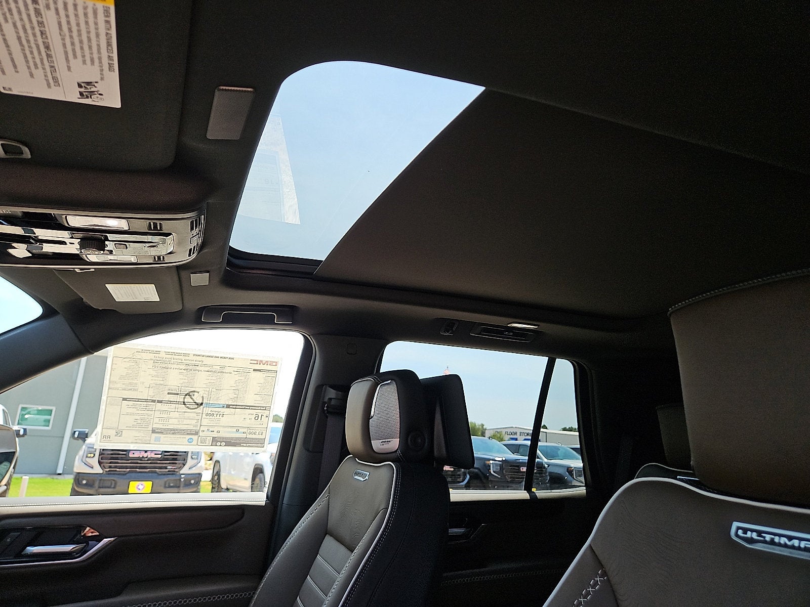 2026 GMC Yukon Denali Ultimate - Photo 13