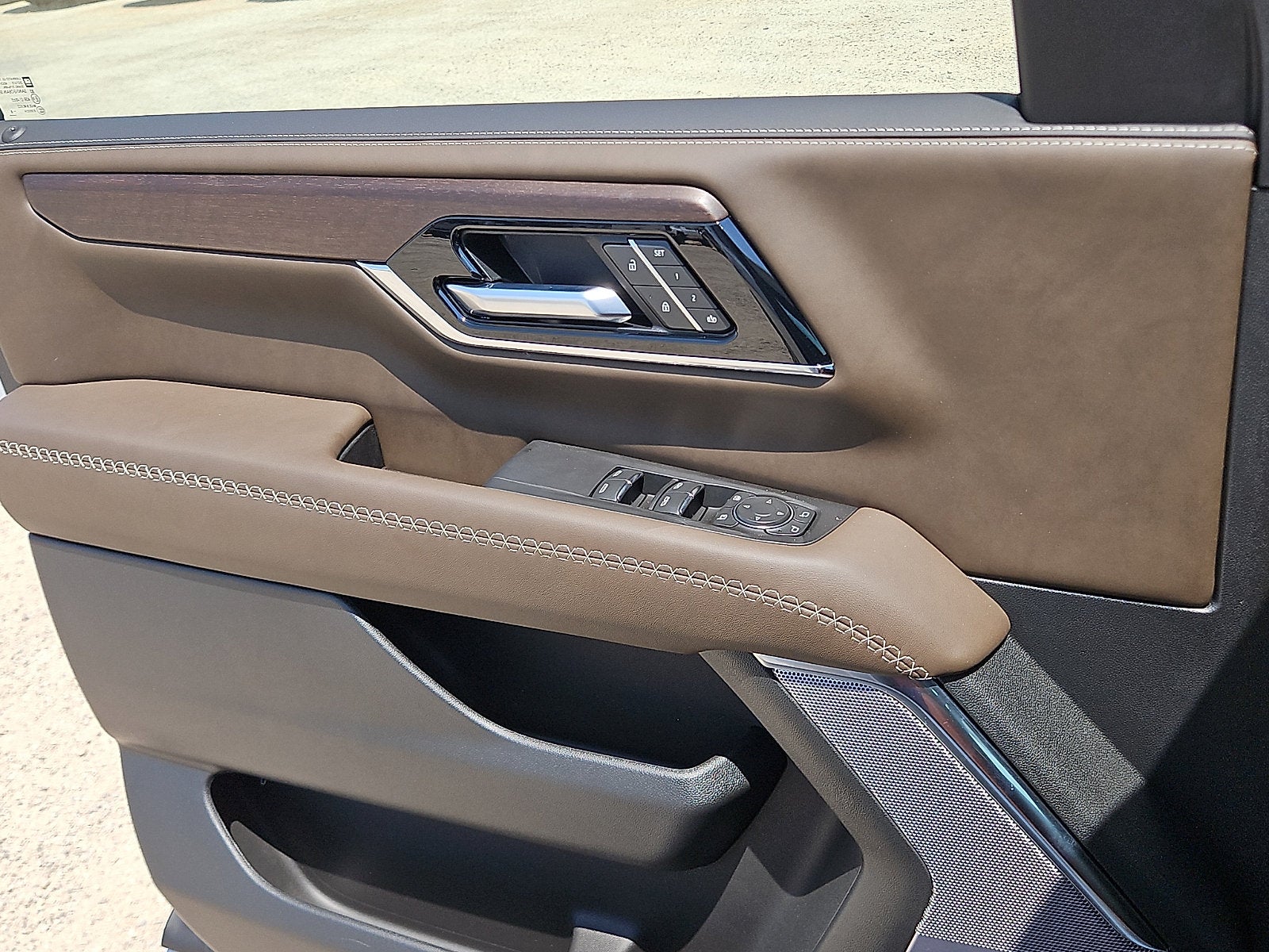 2026 GMC Yukon Denali Ultimate - Photo 14