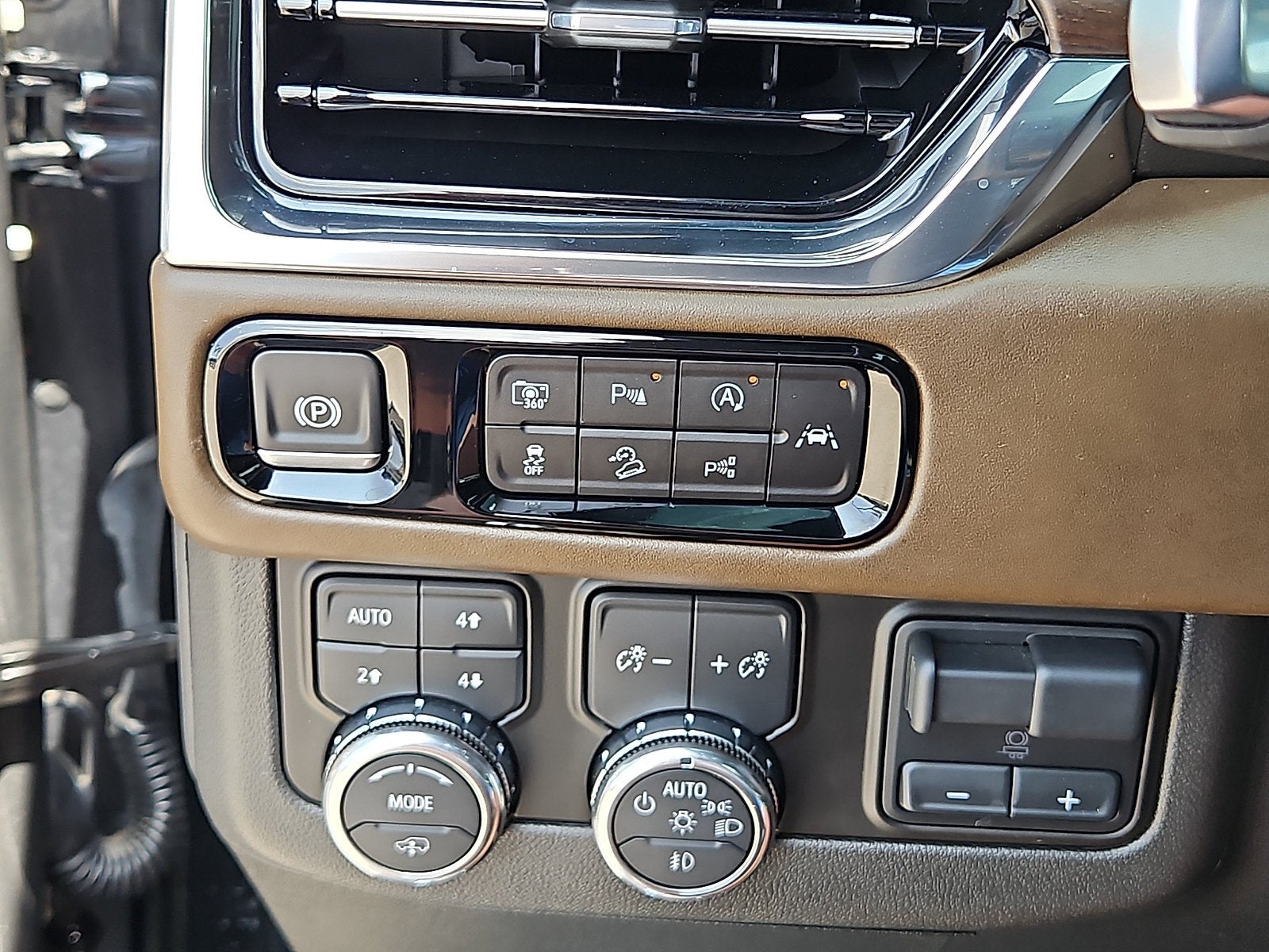 2025 GMC Yukon Denali Ultimate