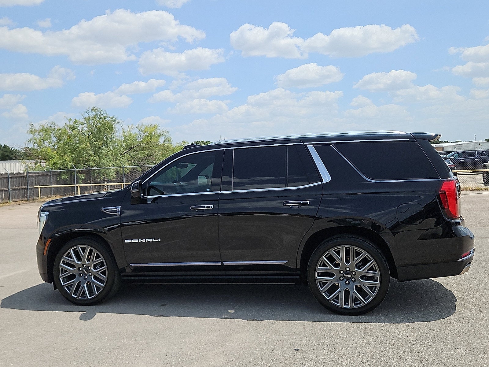2025 GMC Yukon Denali Ultimate