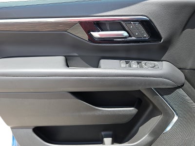 2025 Chevrolet Suburban LT