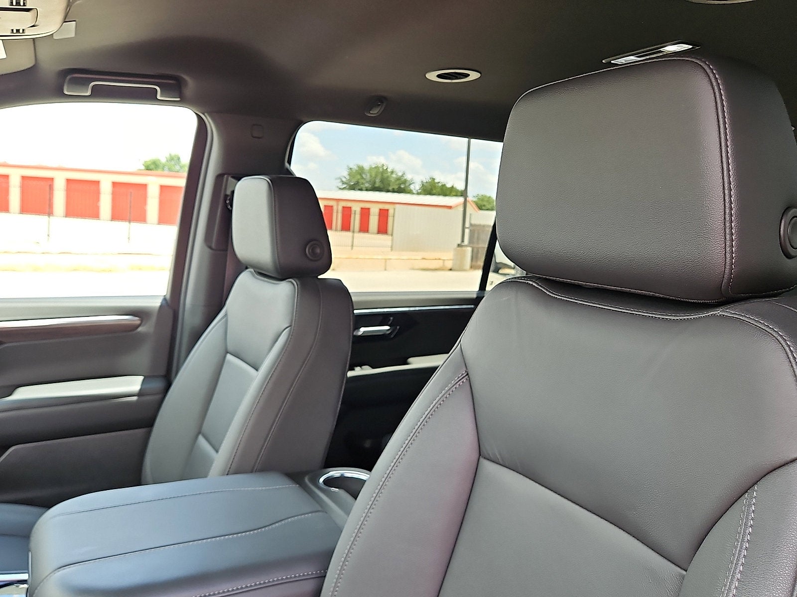 2025 Chevrolet Suburban LT