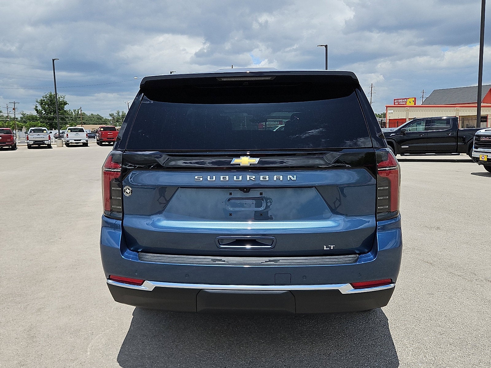 2025 Chevrolet Suburban LT
