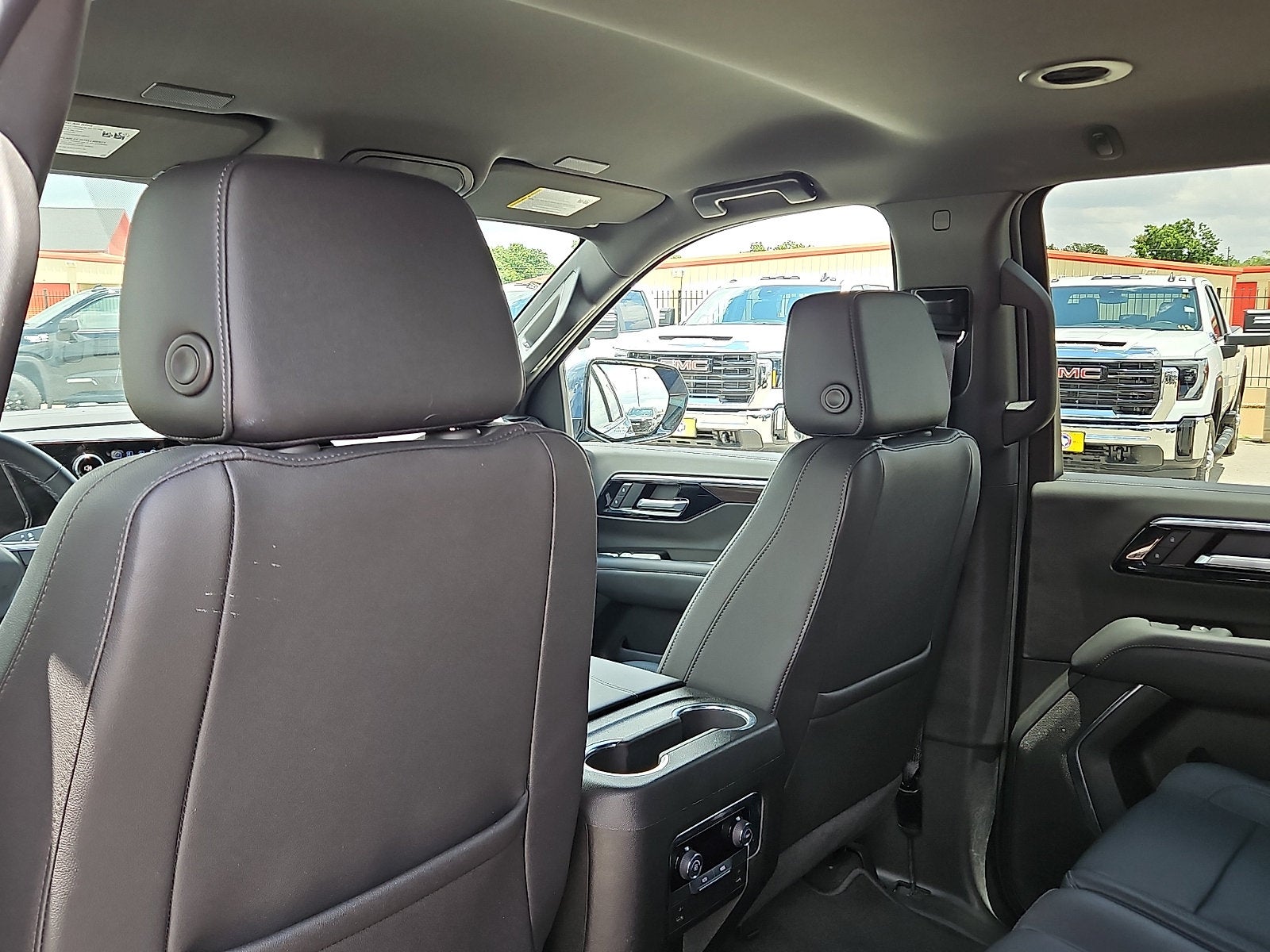 2025 Chevrolet Suburban LT