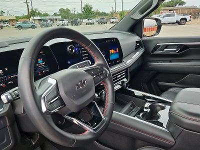 2025 Chevrolet Suburban RST