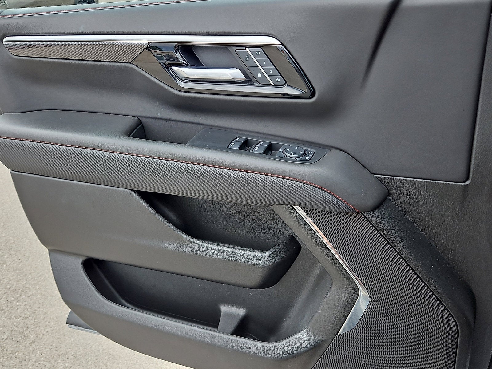 2025 Chevrolet Suburban RST