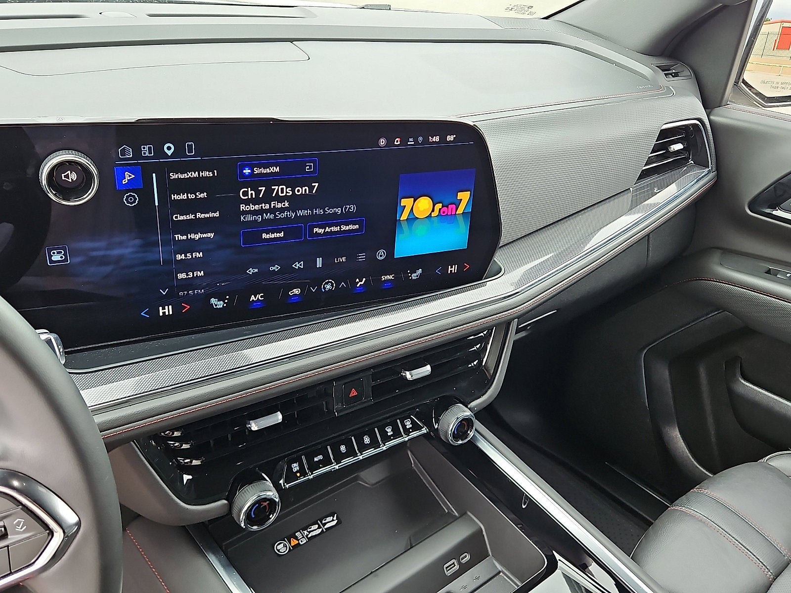 2025 Chevrolet Suburban RST