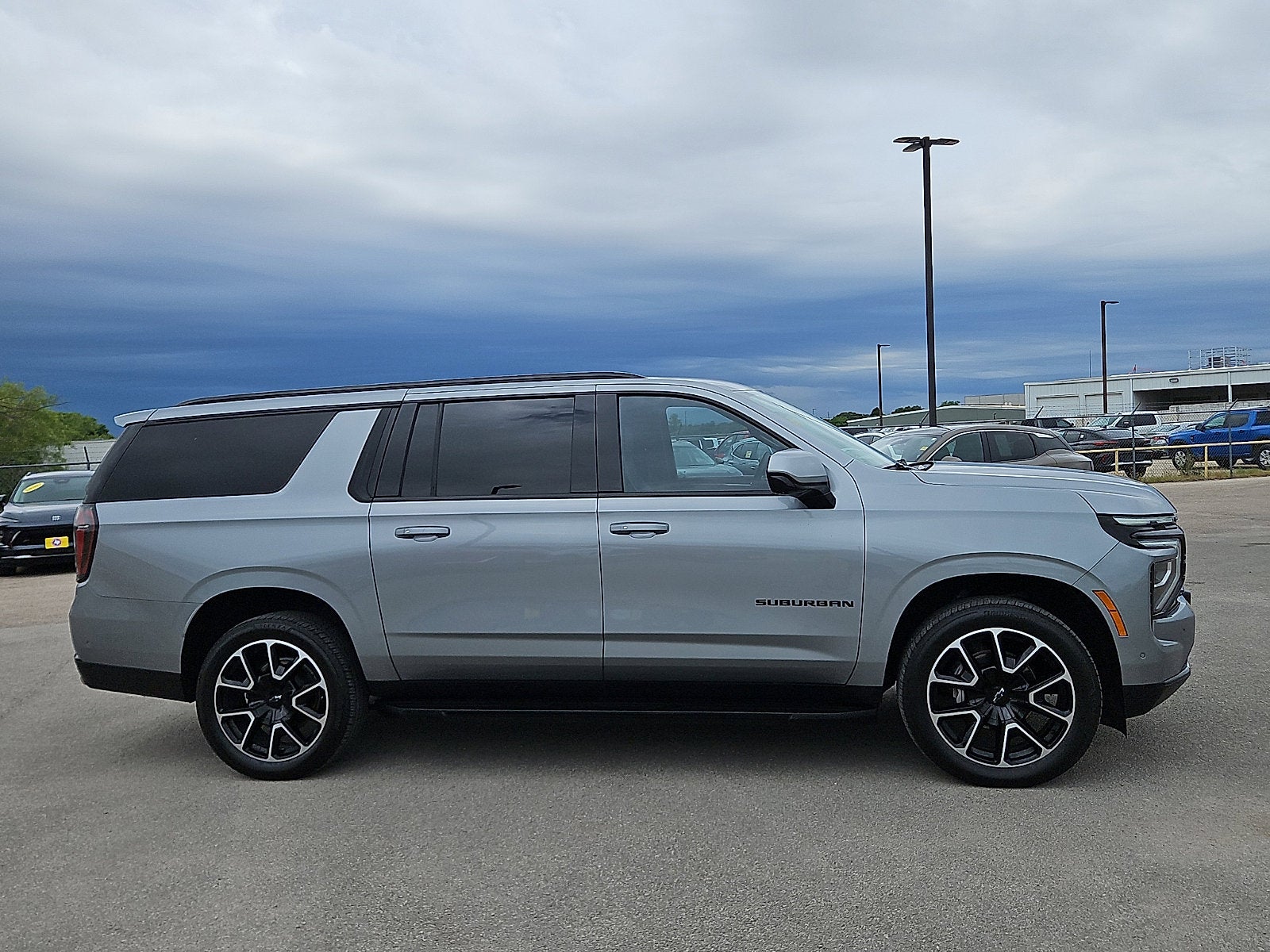 2025 Chevrolet Suburban RST