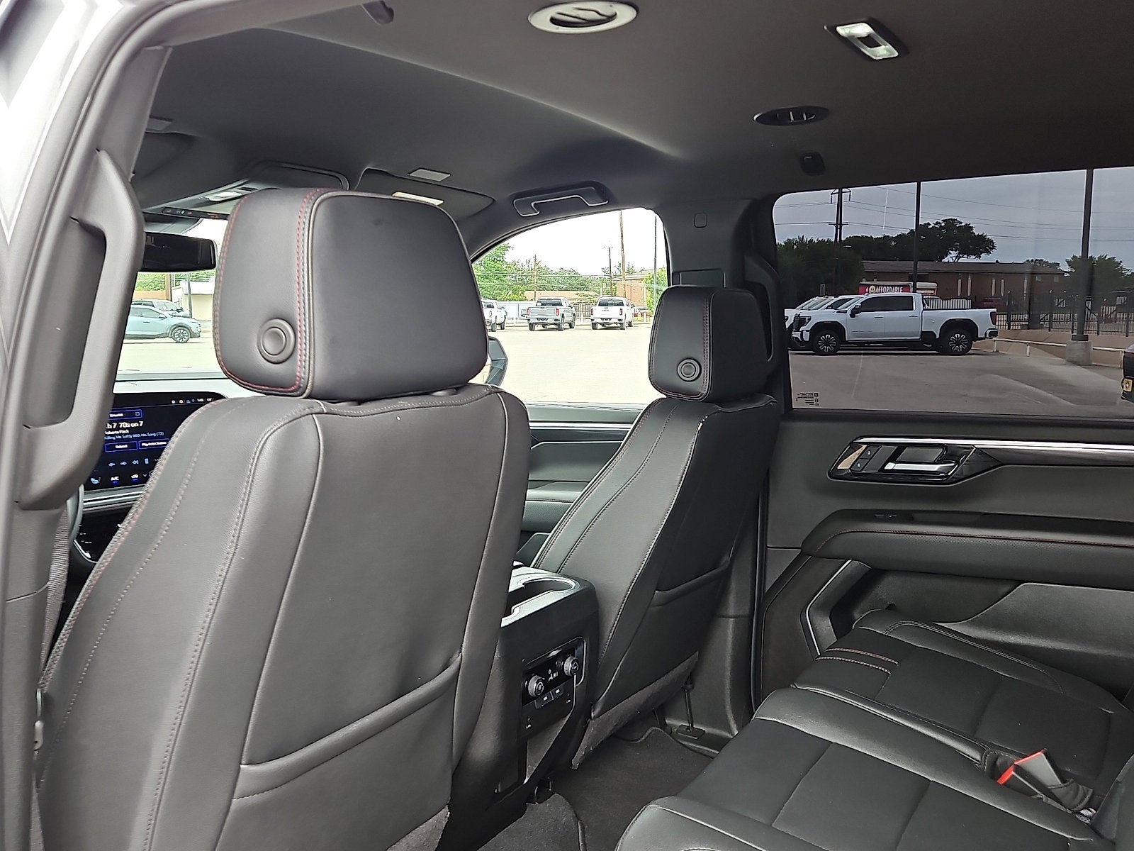 2025 Chevrolet Suburban RST