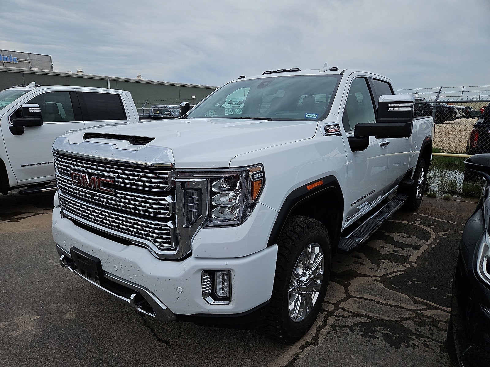2023 GMC Sierra 4WD Crew Cab Standard Box Denali's photo