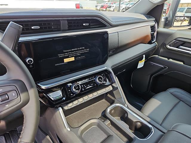 2025 GMC Sierra 2500 HD Denali