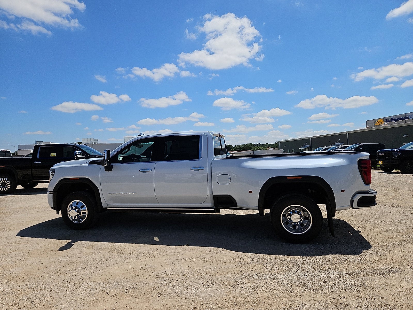 2026 GMC Sierra 3500 HD Denali Ultimate DRW