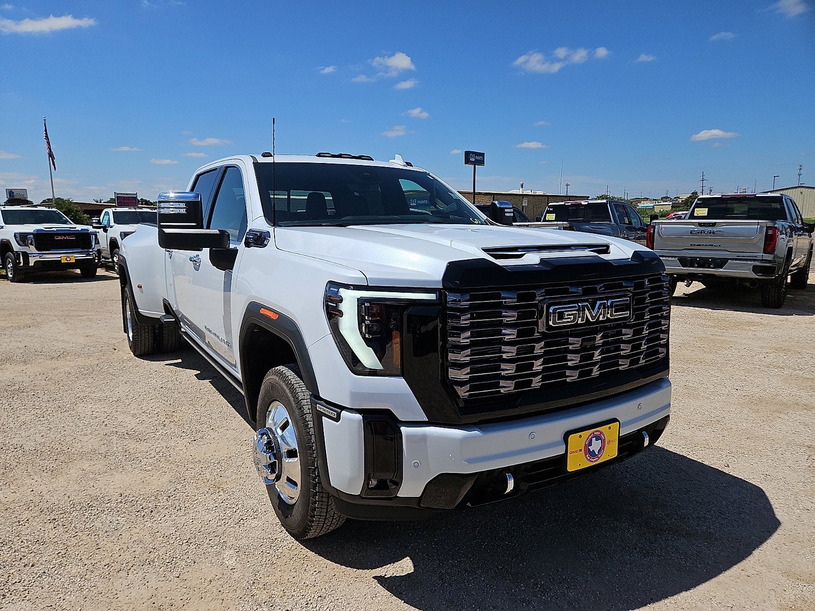 2026 GMC Sierra 3500 HD Denali Ultimate DRW