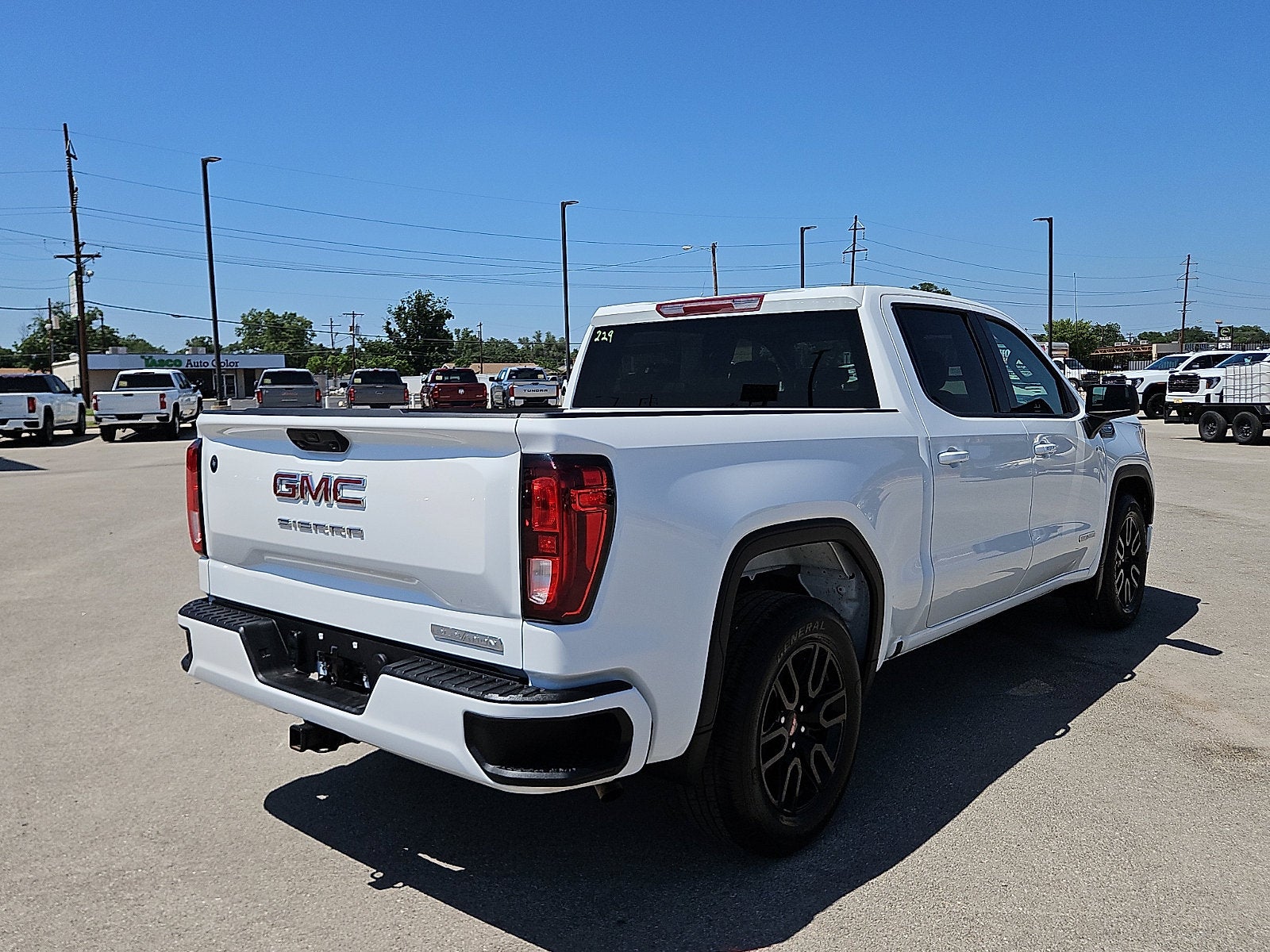 2025 GMC Sierra 1500 Elevation