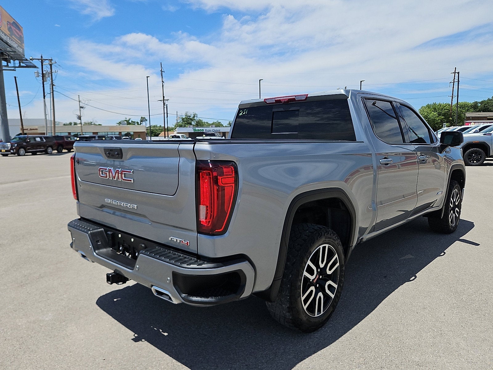 2023 GMC Sierra 1500 AT4
