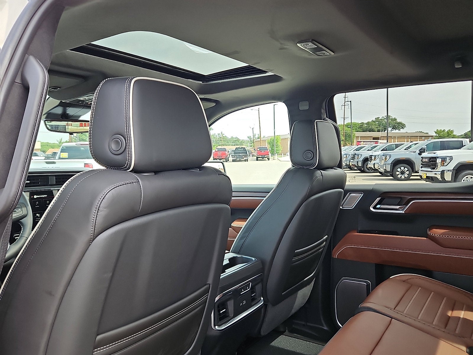 2026 GMC Sierra 1500 Denali Ultimate - Photo 9