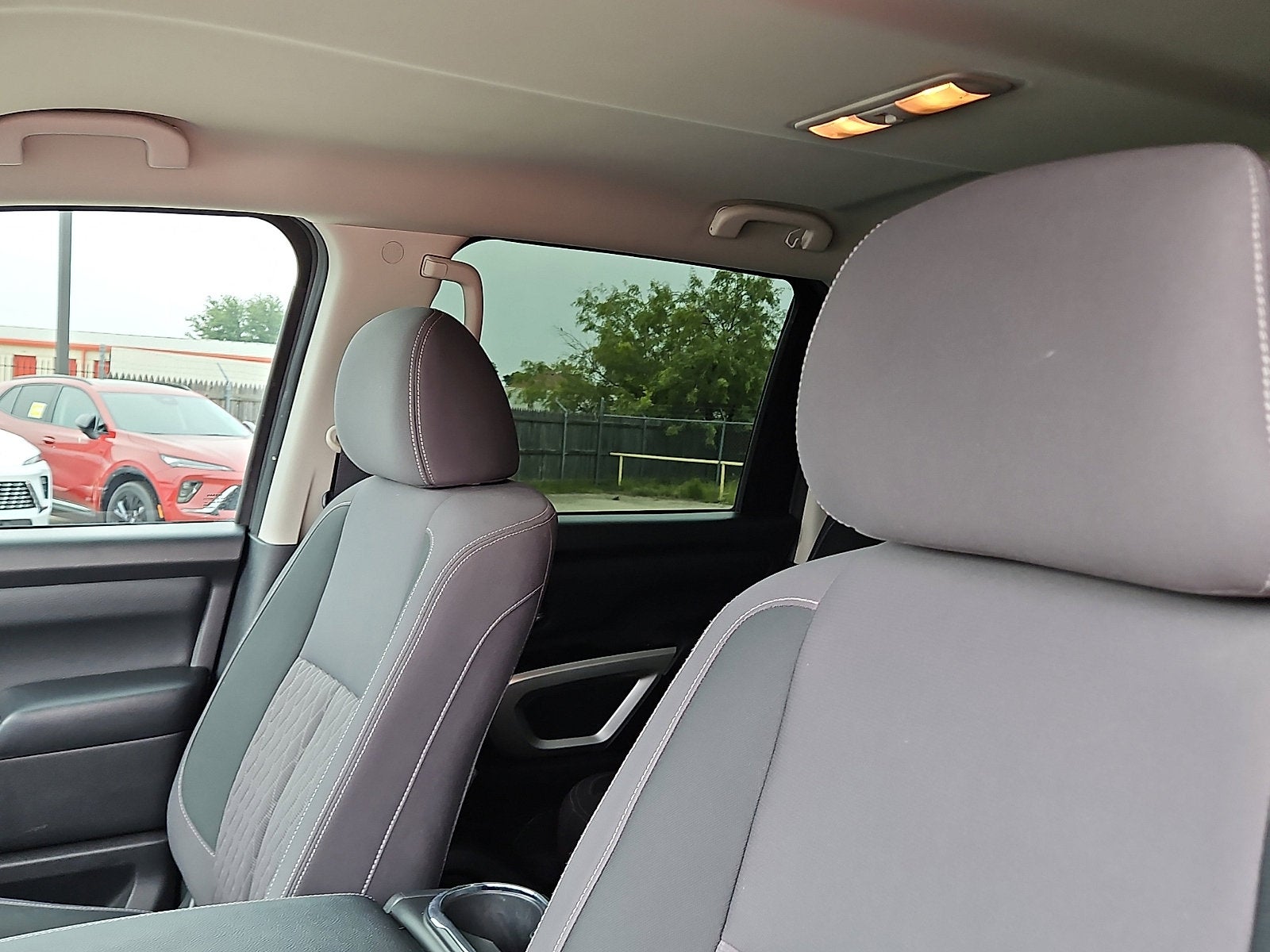 2023 Nissan TITAN Crew Cab SV 4x2