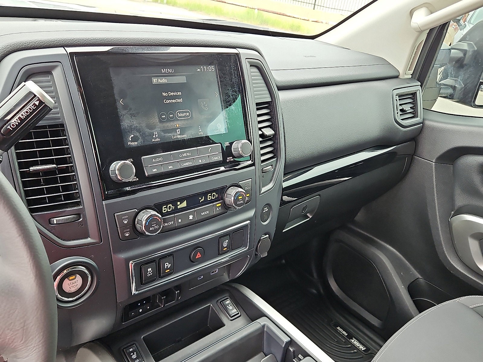 2023 Nissan TITAN Crew Cab SV 4x2