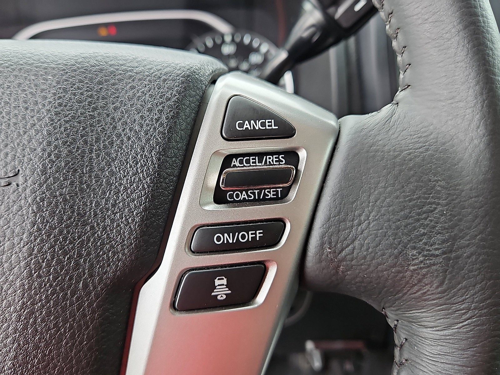 2023 Nissan TITAN Crew Cab SV 4x2