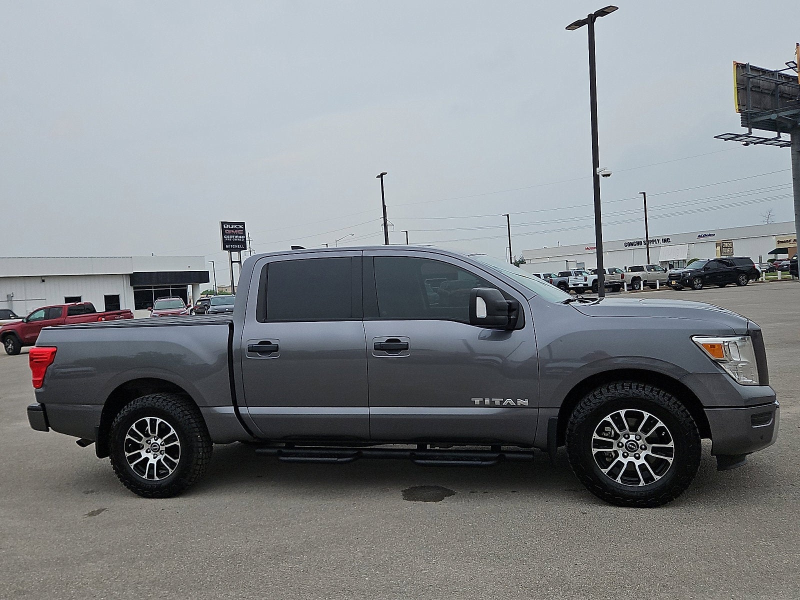 2023 Nissan TITAN Crew Cab SV 4x2