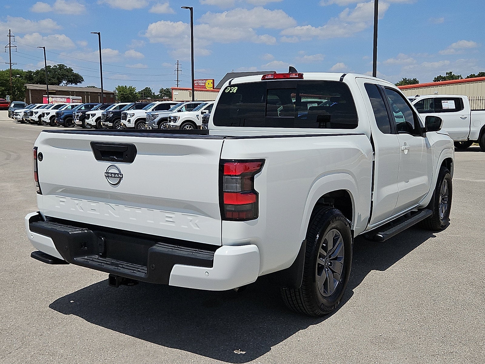2025 Nissan Frontier King Cab SV 4x2