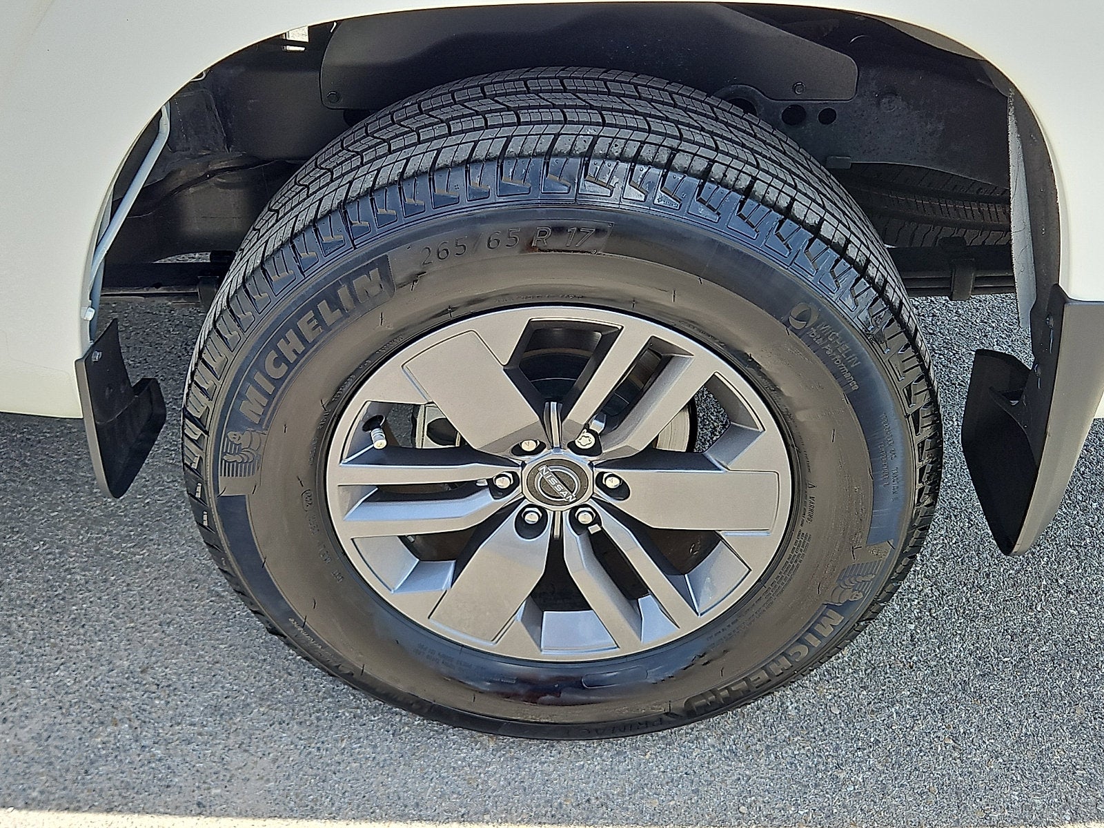 2025 Nissan Frontier King Cab SV 4x2