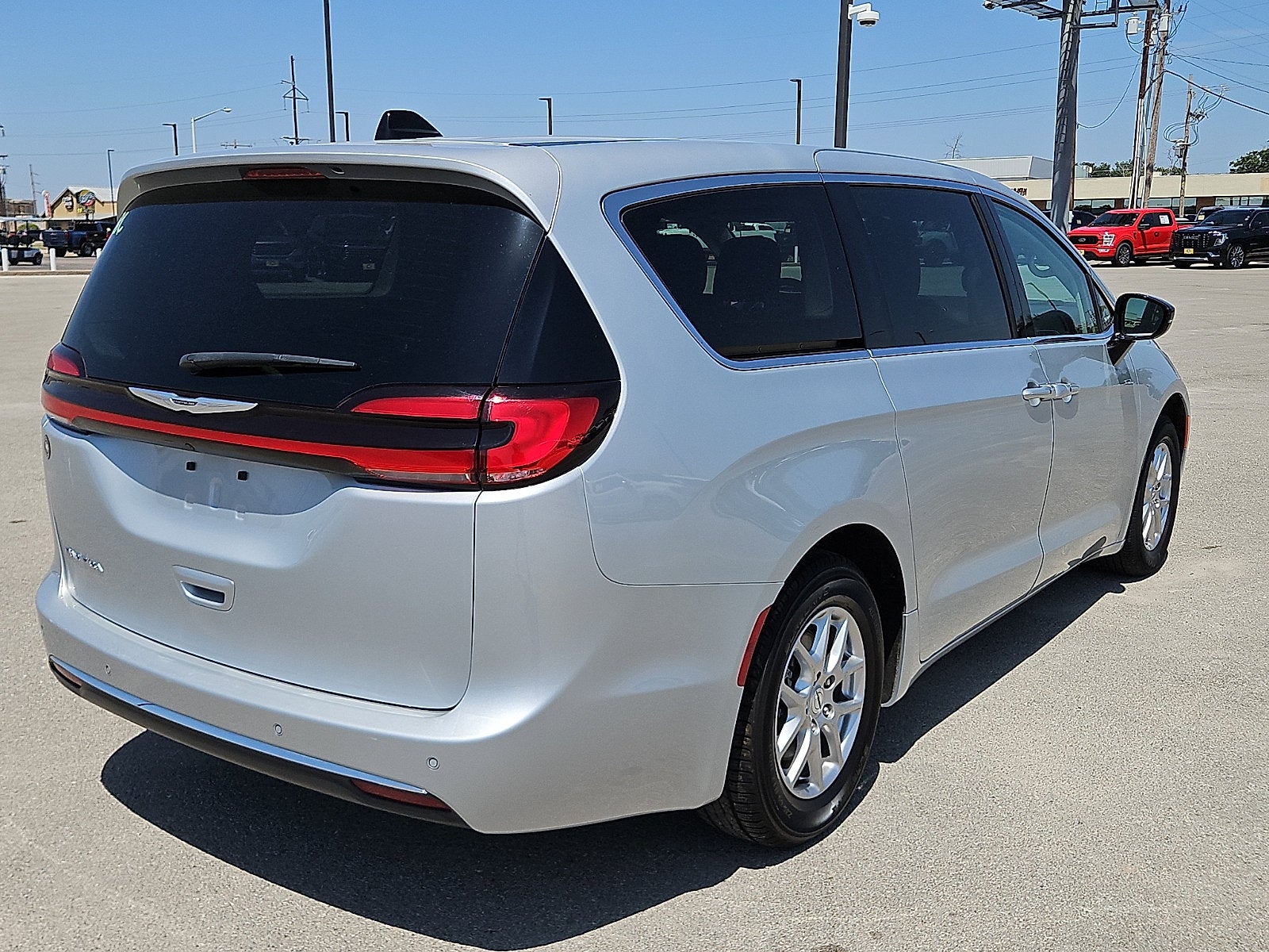 2024 Chrysler Pacifica Touring L