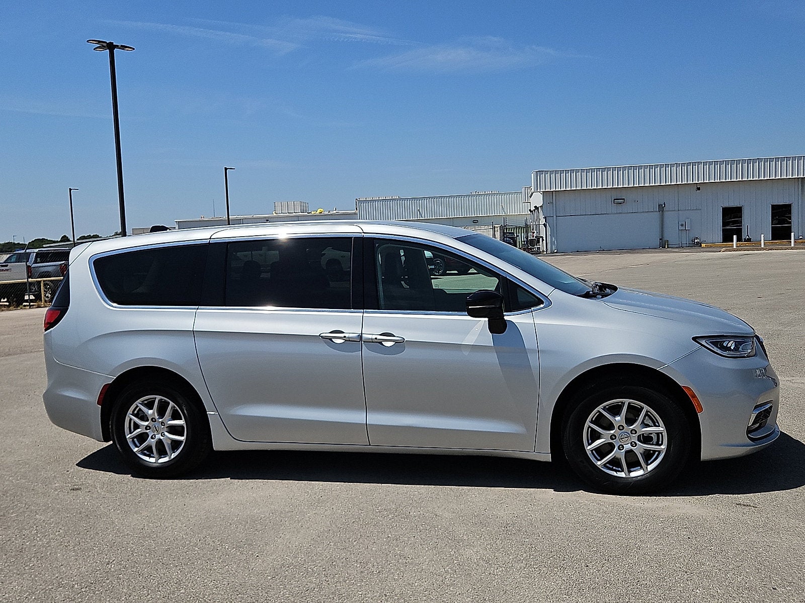 2024 Chrysler Pacifica Touring L