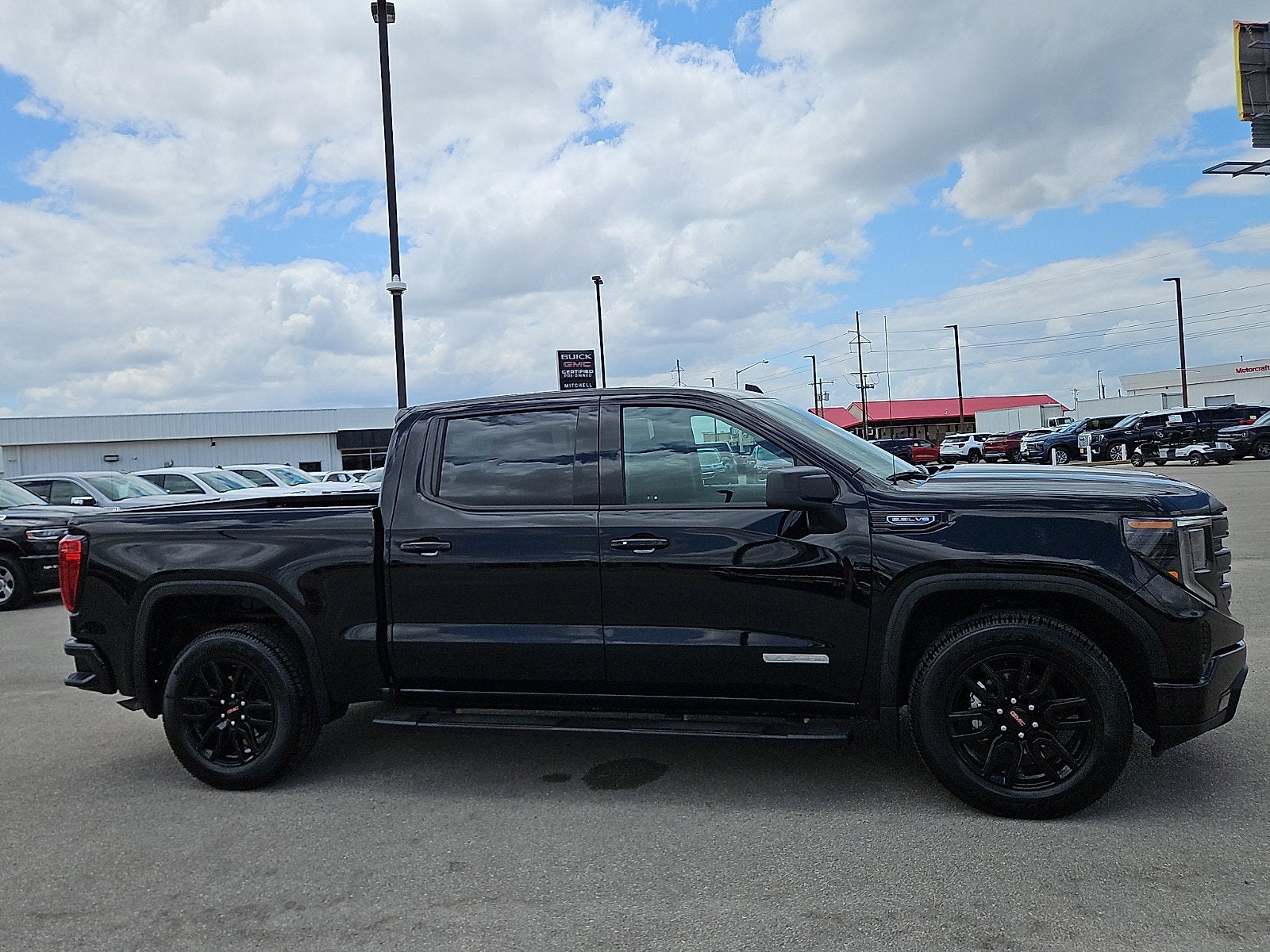 2024 GMC Sierra 1500 Elevation