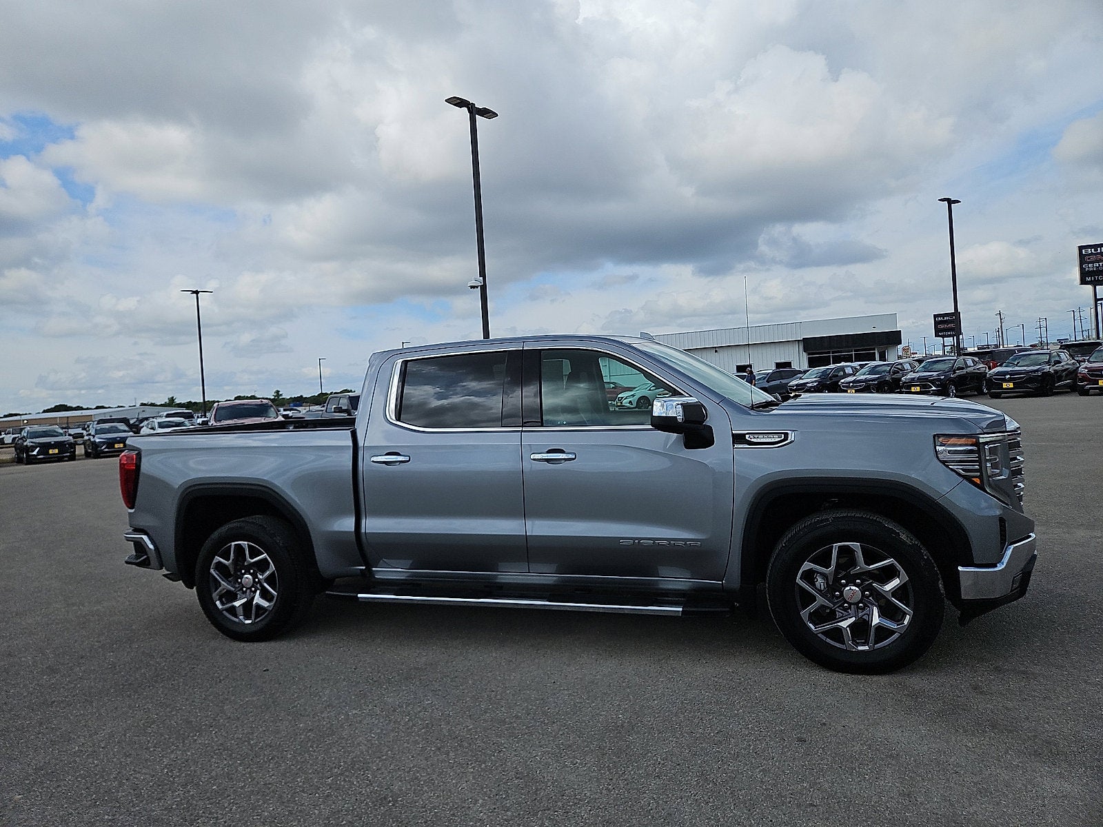 2025 GMC Sierra 1500 SLT