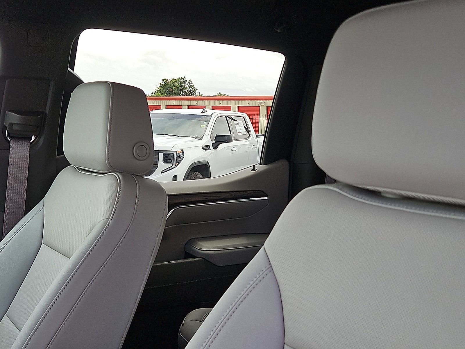 2026 GMC Sierra 1500 SLT - Photo 11