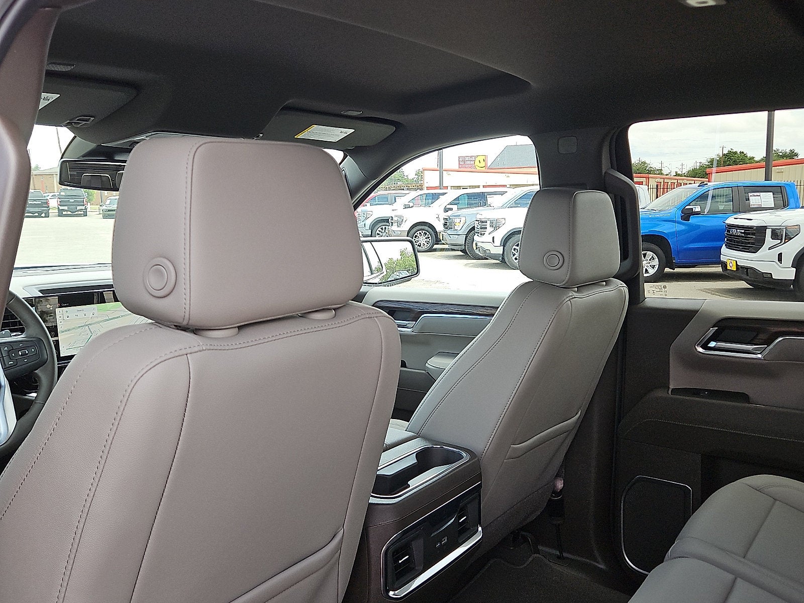 2026 GMC Sierra 1500 SLT - Photo 9