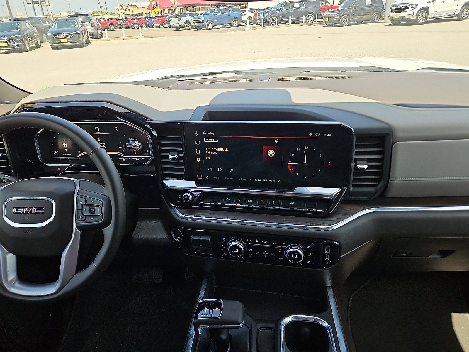 2025 GMC Sierra 1500 SLT