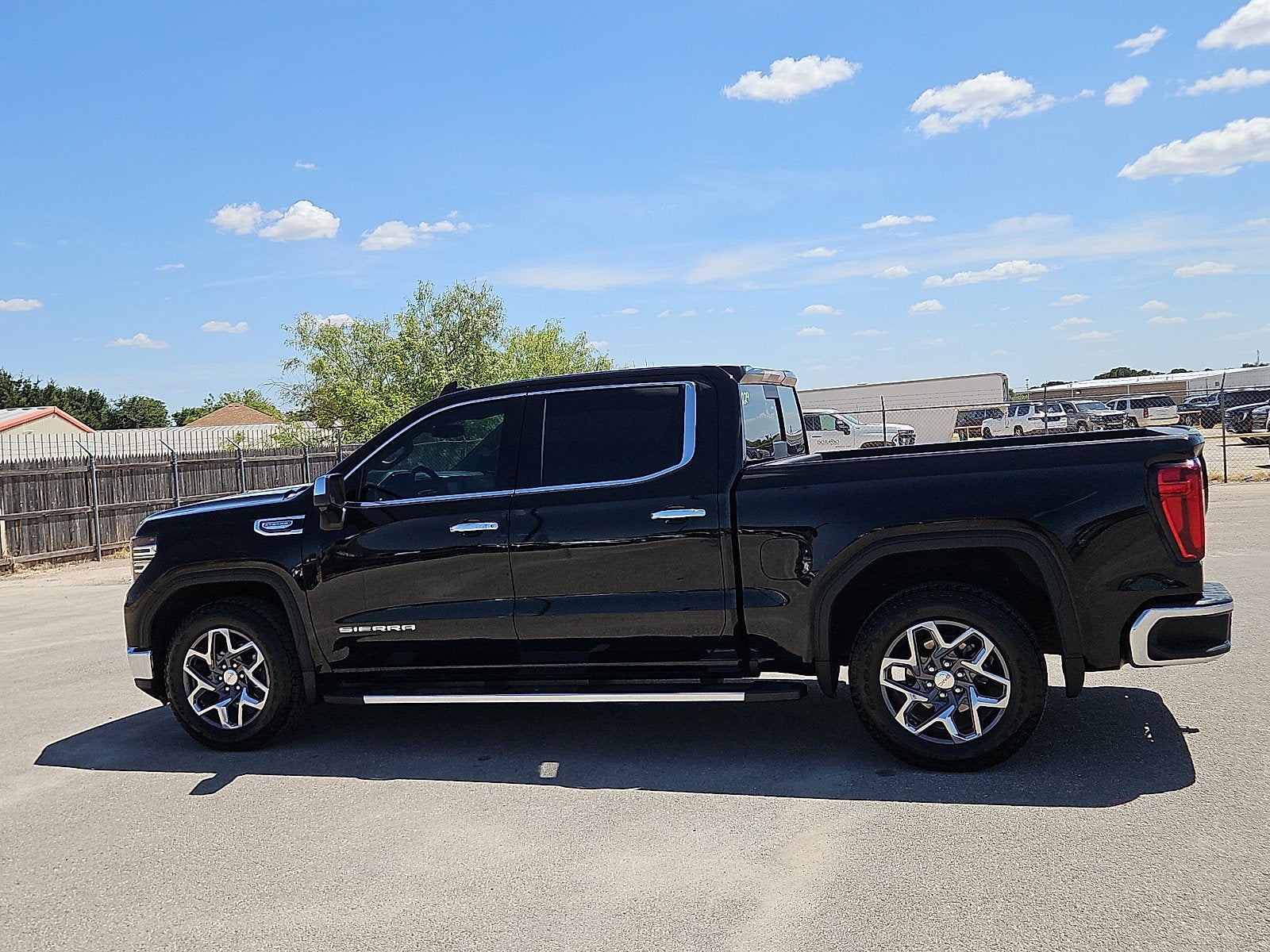 2024 GMC Sierra 1500 SLT