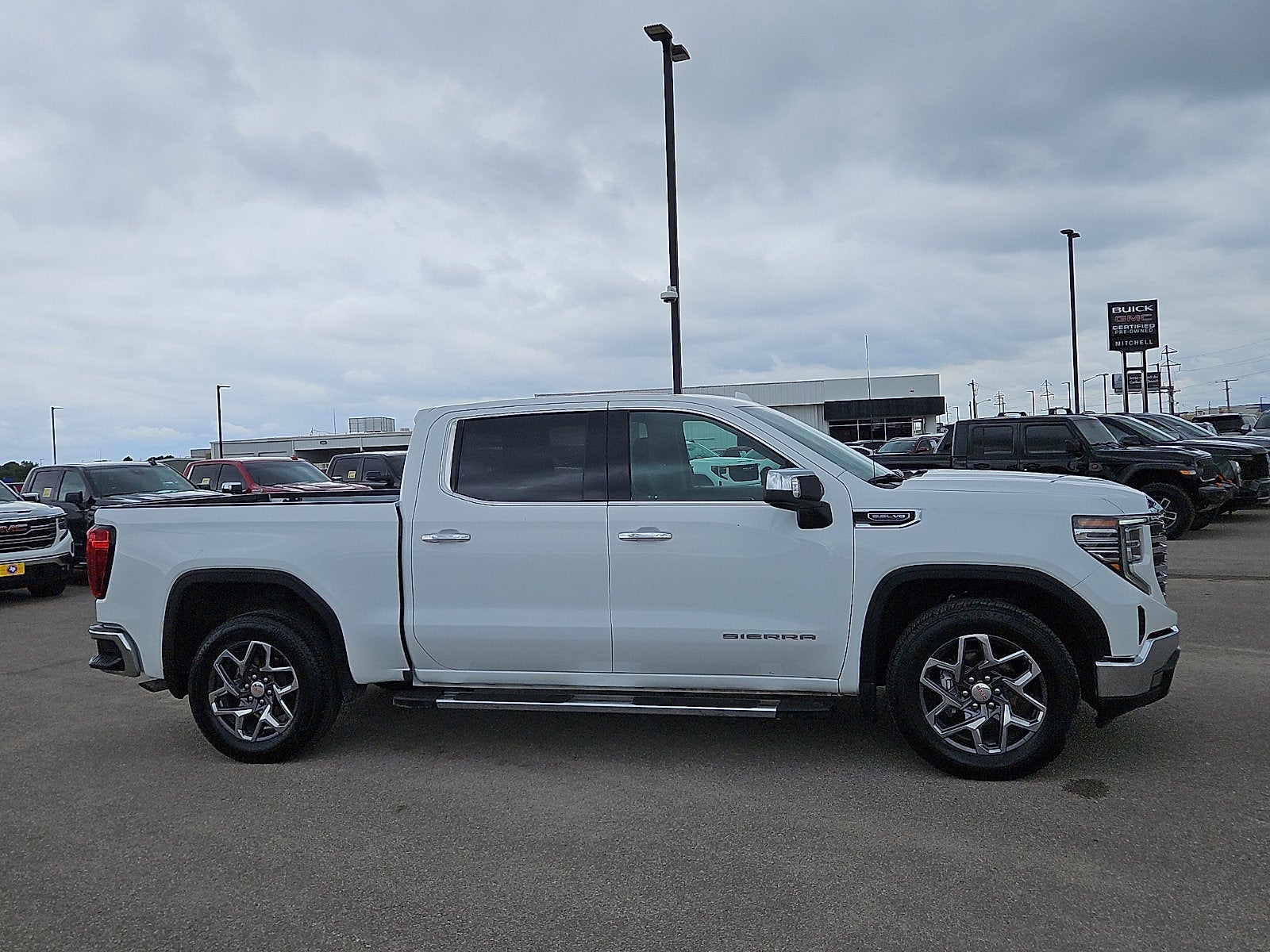 2024 GMC Sierra 1500 SLT