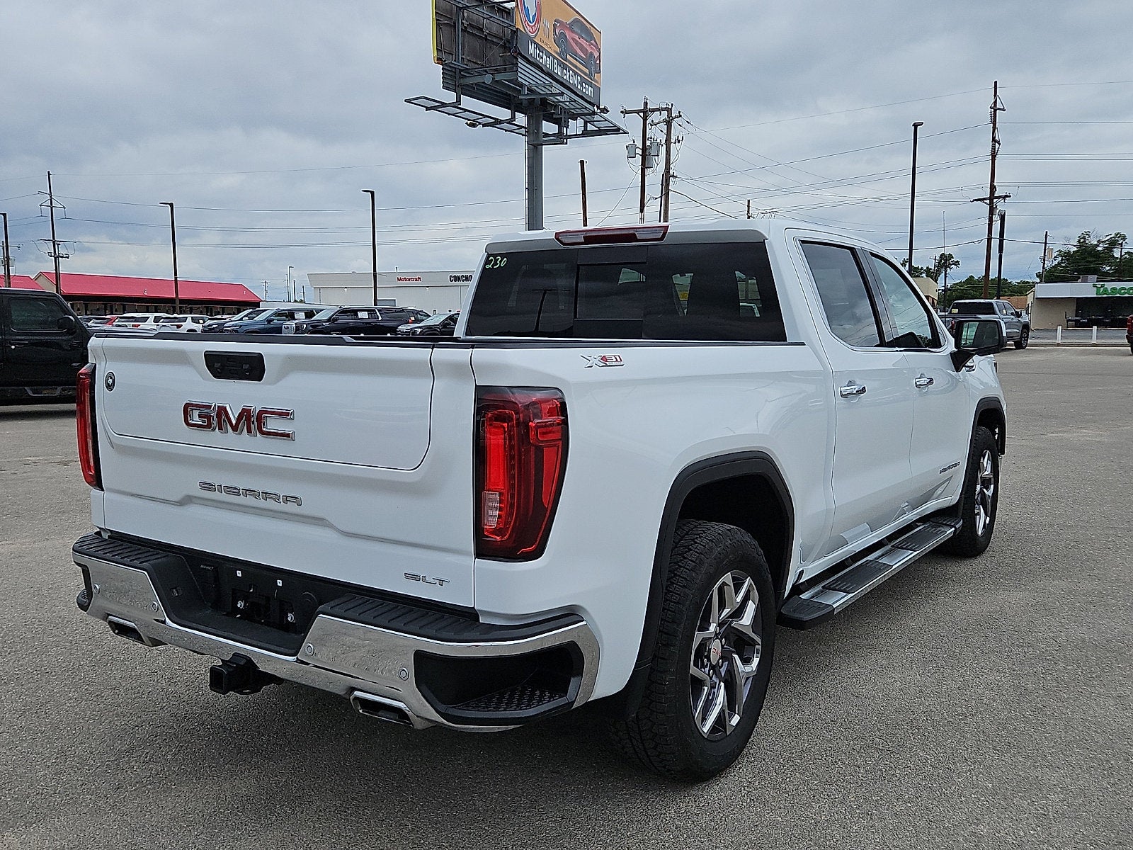 2025 GMC Sierra 1500 SLT
